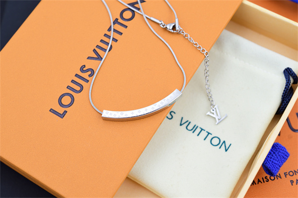 LV Necklace 003